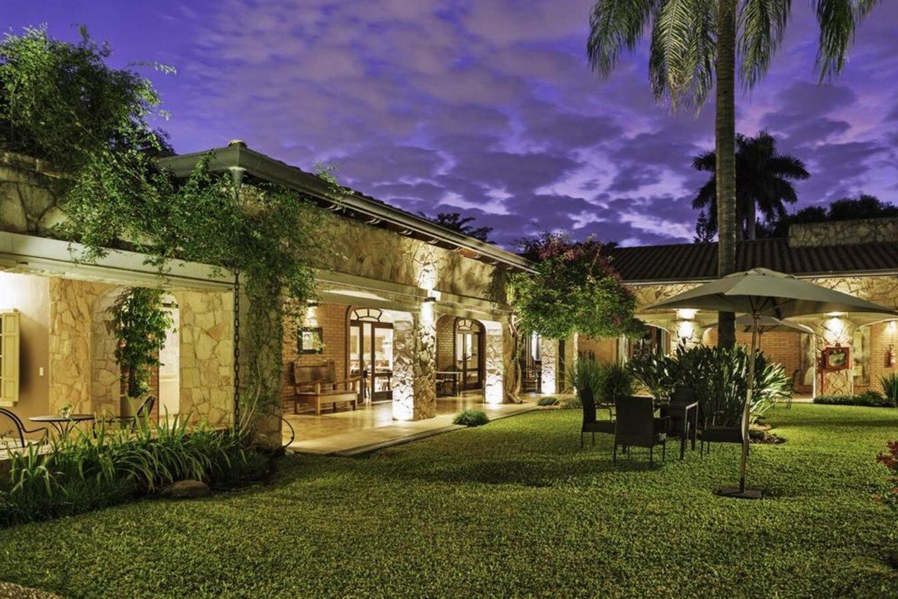 Las Lomas Casa Hotel Асунсьон Экстерьер фото