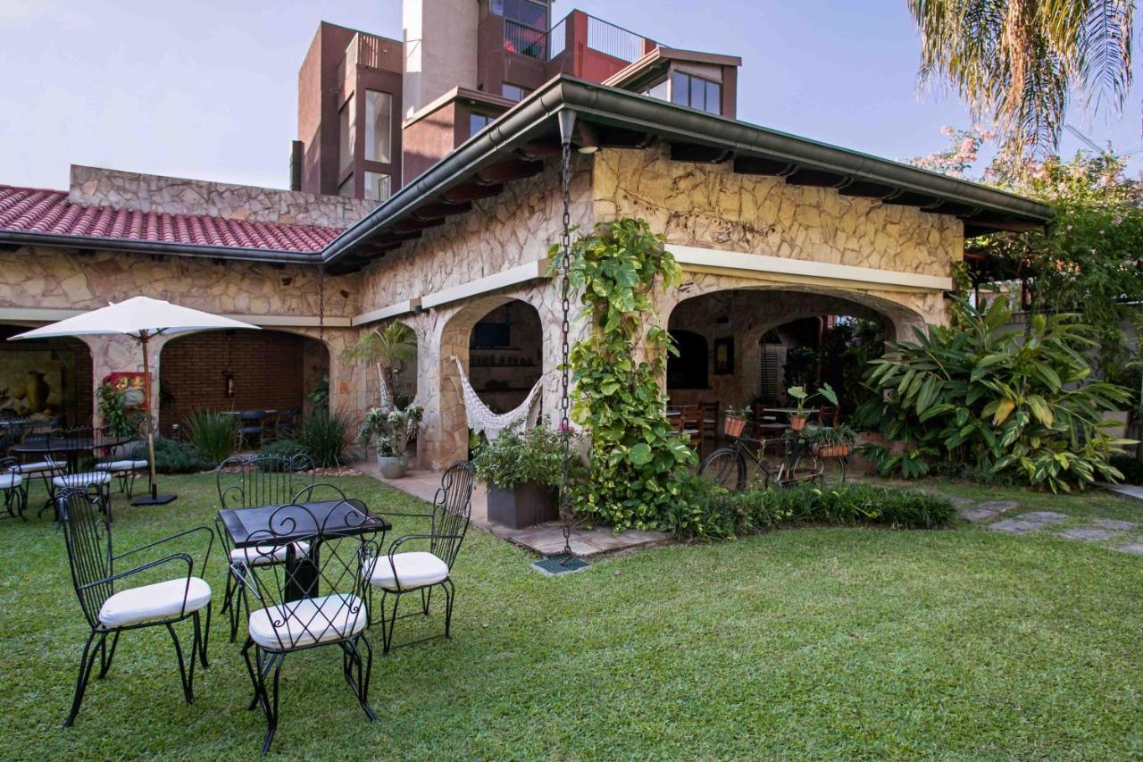 Las Lomas Casa Hotel Асунсьон Экстерьер фото