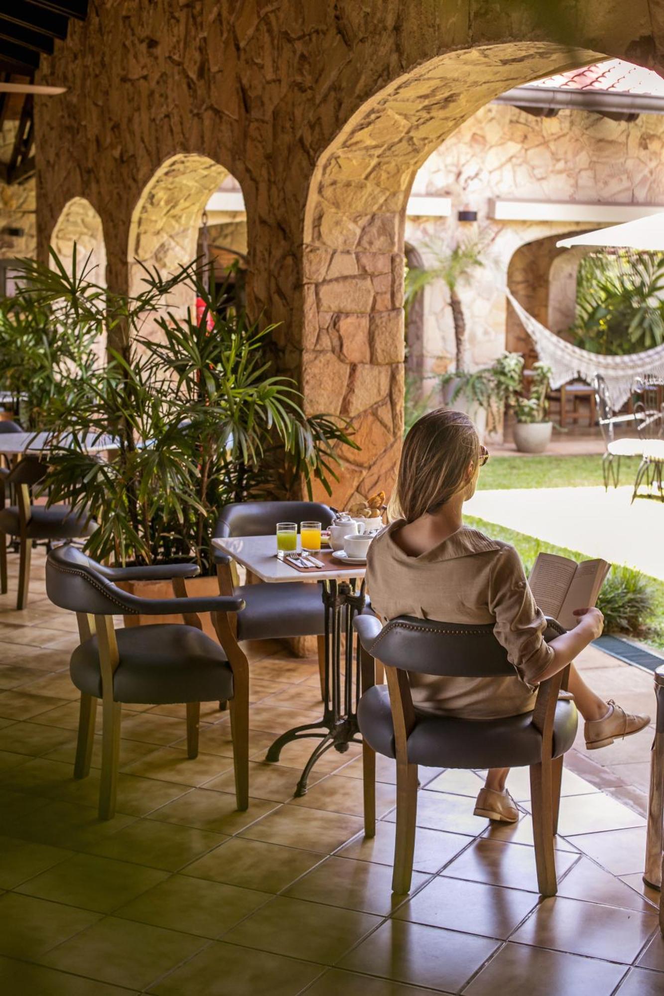 Las Lomas Casa Hotel Асунсьон Экстерьер фото