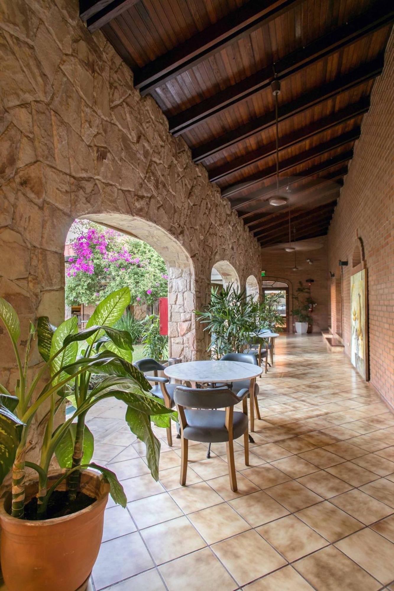 Las Lomas Casa Hotel Асунсьон Экстерьер фото